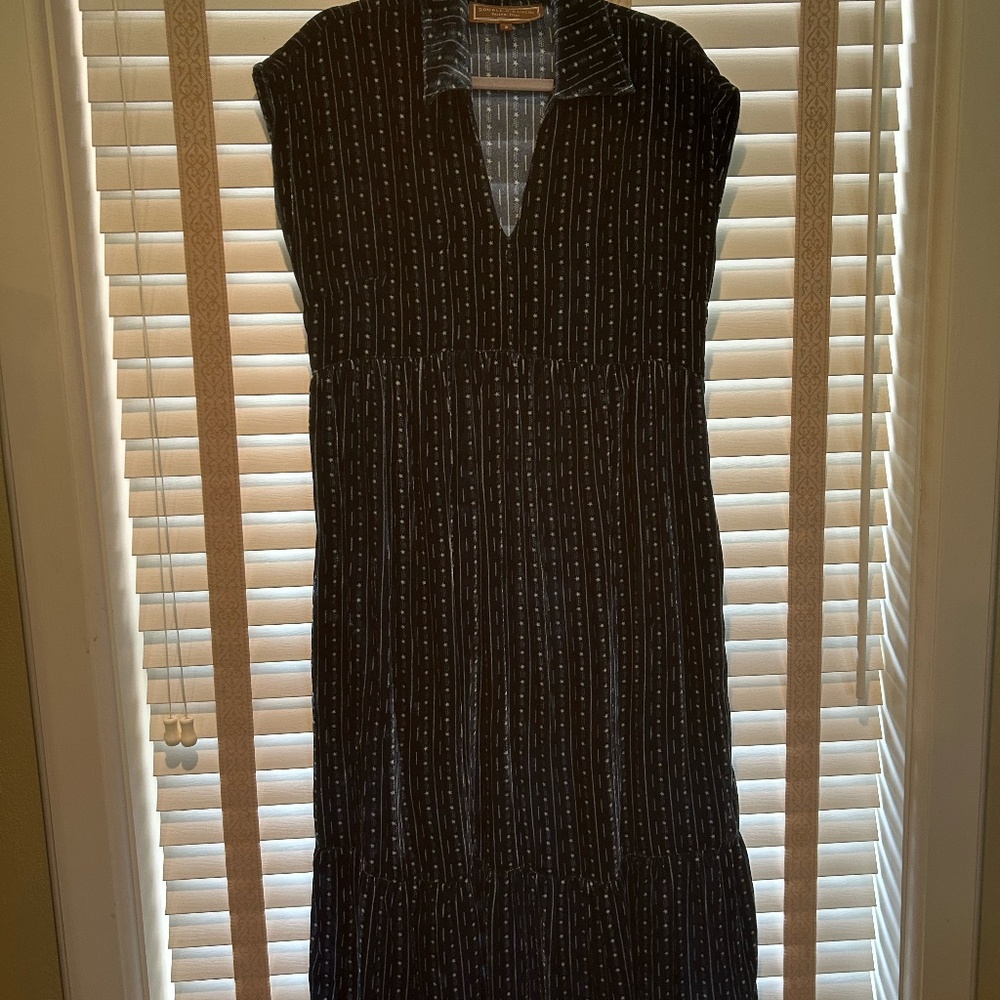 Double D  thin velvet, blue with starts and stripes (very subtle) short sleeve